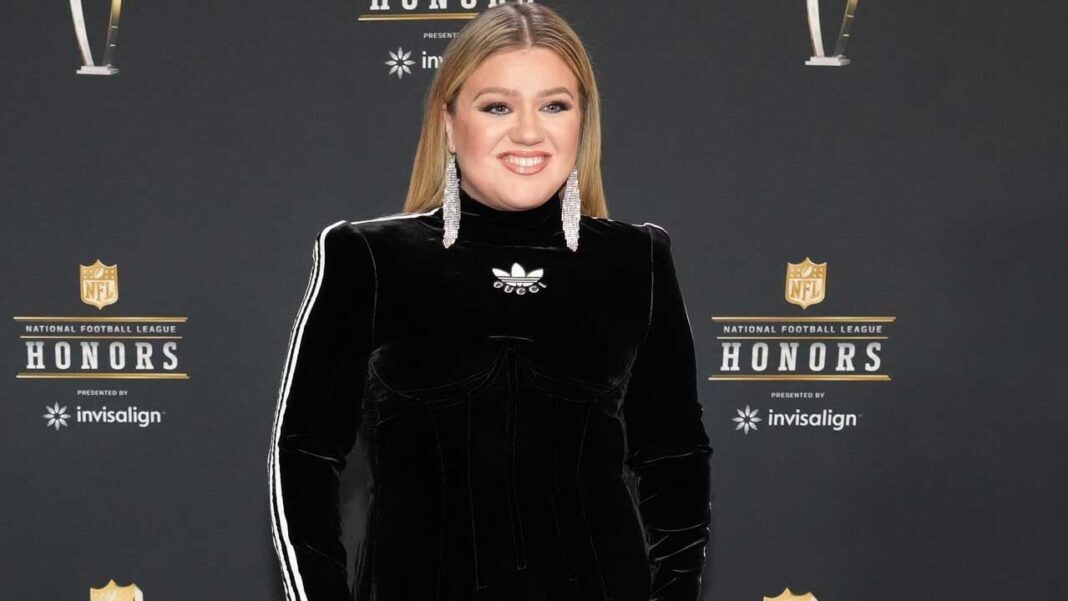 Kelly Clarkson Is 'Proud' to Be the 1st Woman to Host the NFL Honors