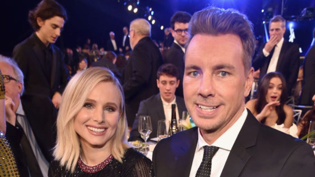 Kristen Bell Hangs at Concert With 'Randos' Tom Hanks and Rita Wilson