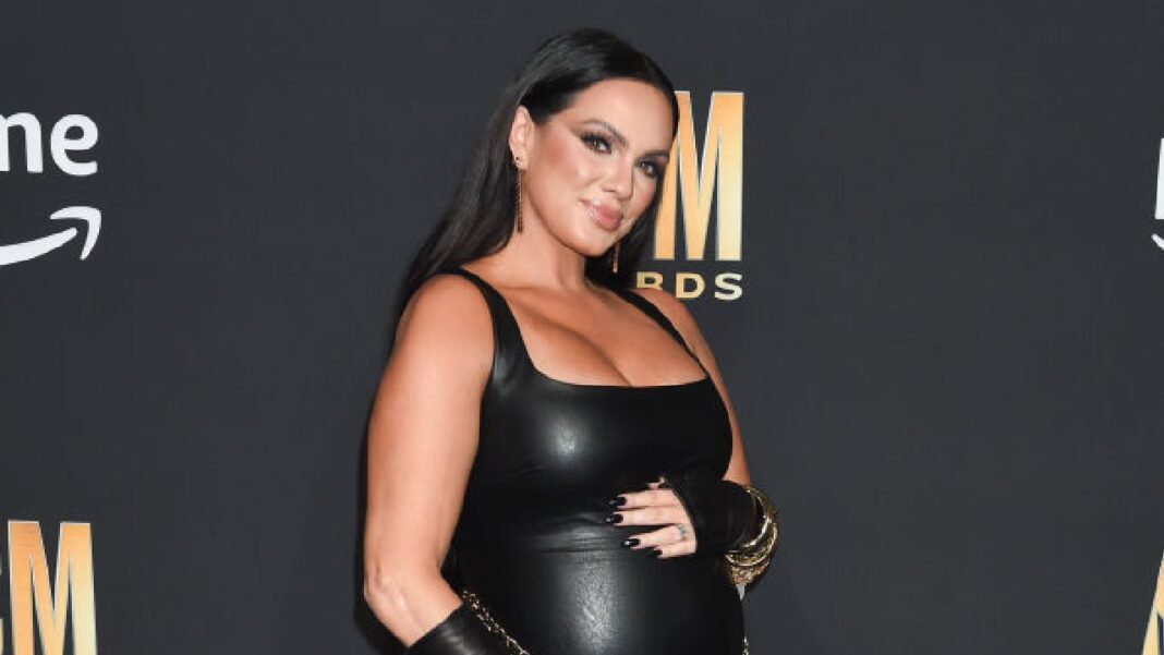 Country Singer Renee Blair Loses Half Her Blood During Childbirth