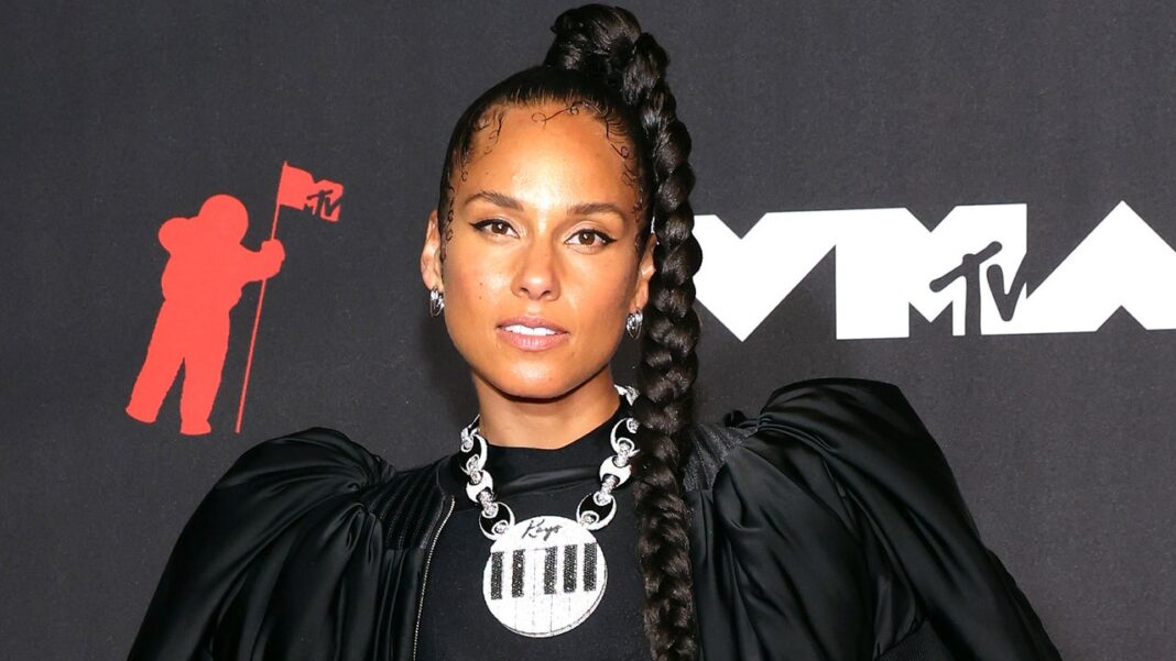 Alicia Keys Clarifies 'Paragliding' Post After Receiving Backlash Amid Hamas Attack on Israel