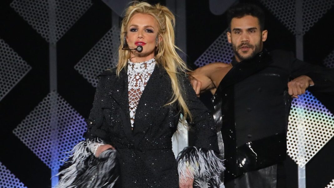 Britney Spears Sends Special Shout-Out to a 'Voice' Contestant