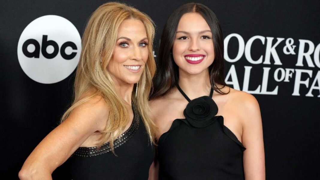 Sheryl Crow on Hall of Fame Induction & Her Advice for Olivia Rodrigo