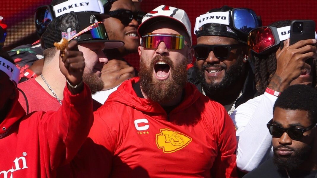 Garth Brooks Reacts to Travis Kelce Singing 'Friends in Low Places'